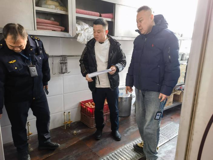 深化節(jié)日監(jiān)管，守護(hù)舌尖上的年味——昌圖縣市場監(jiān)督管理局全力保障春節(jié)餐飲服務(wù)安全